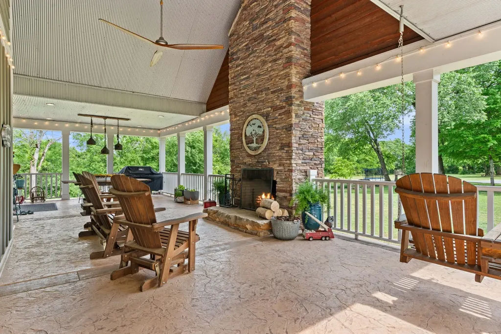 587A Douglas Lane Gallatin TN 37066