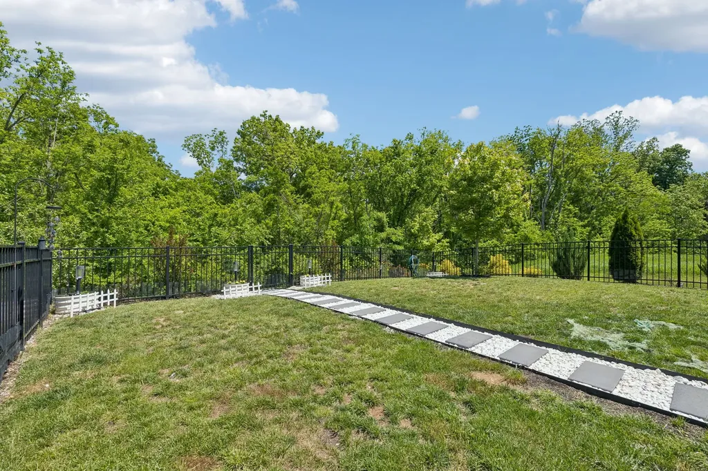 2978 Timewinder Way Columbia TN 38401