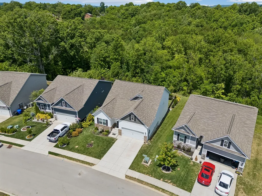 2978 Timewinder Way Columbia TN 38401
