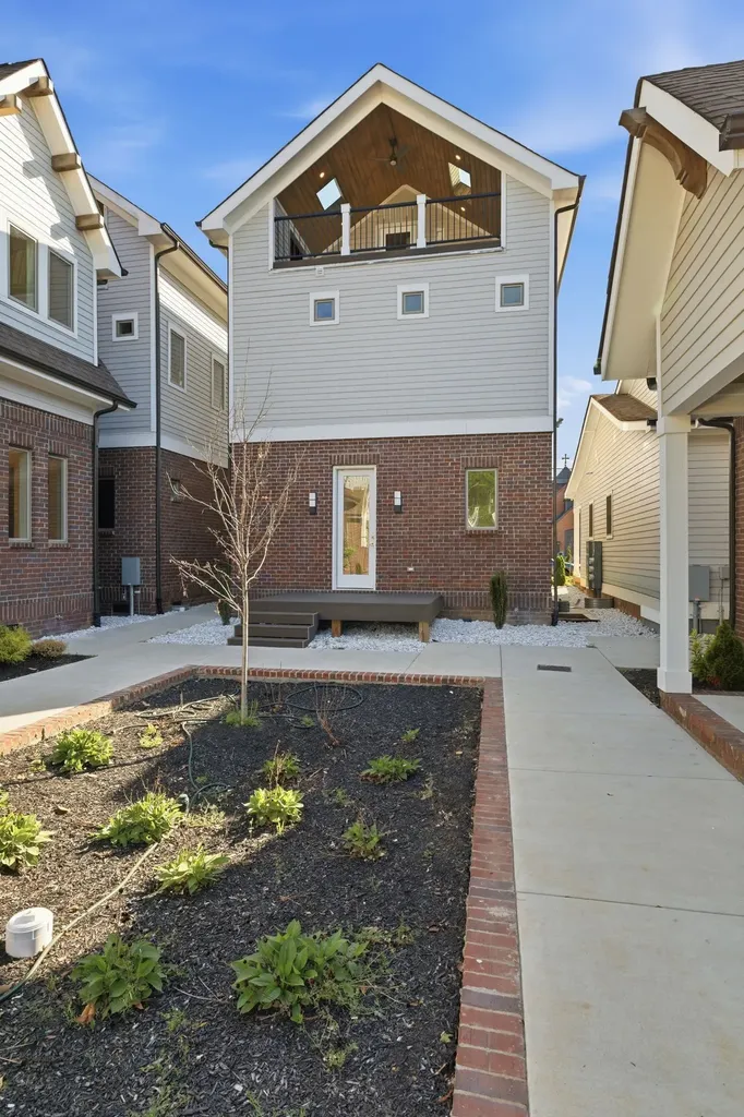 1711 5th Ave, N Nashville TN 37208