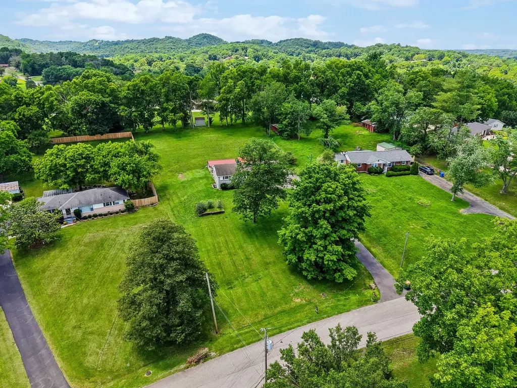 204 Swift Drive Goodlettsville TN 37072