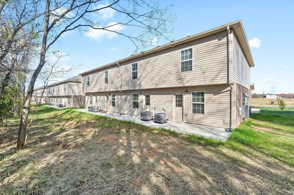 1000 Glenkirk Drive Clarksville TN 37042