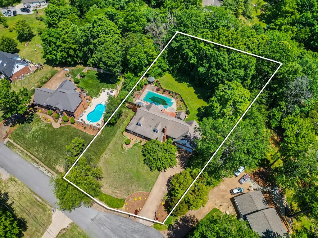 133 Baldridge Drive Cottontown TN 37048