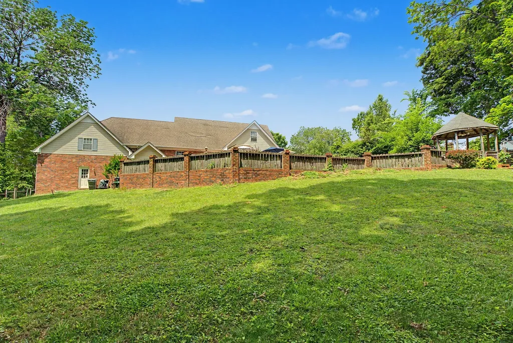 133 Baldridge Drive Cottontown TN 37048