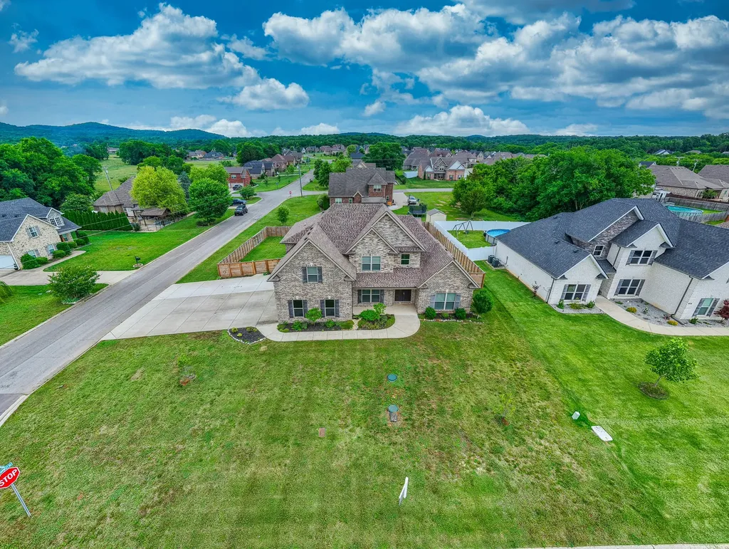1103 Escalade Court Lascassas TN 37085