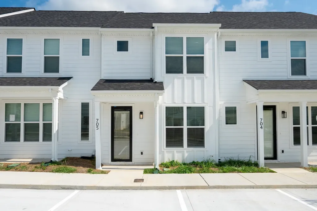 705 Laura Ward Place Lebanon TN 37087