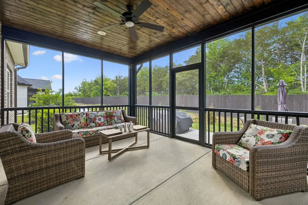 2614 Holly Springs Drive Murfreesboro TN 37128