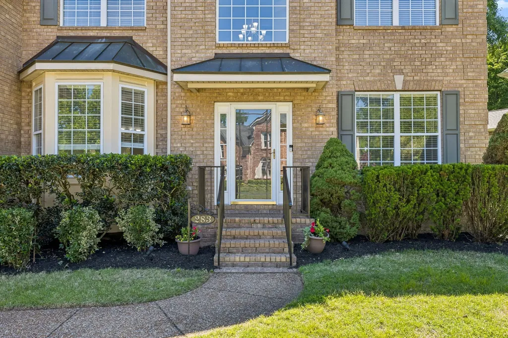 283 Stonehaven Circle Franklin TN 37064