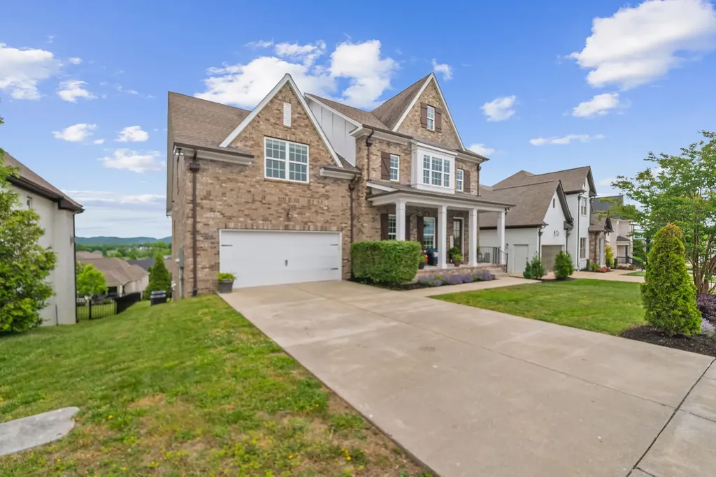 2336 Coppergate Way Thompsons Station TN 37179