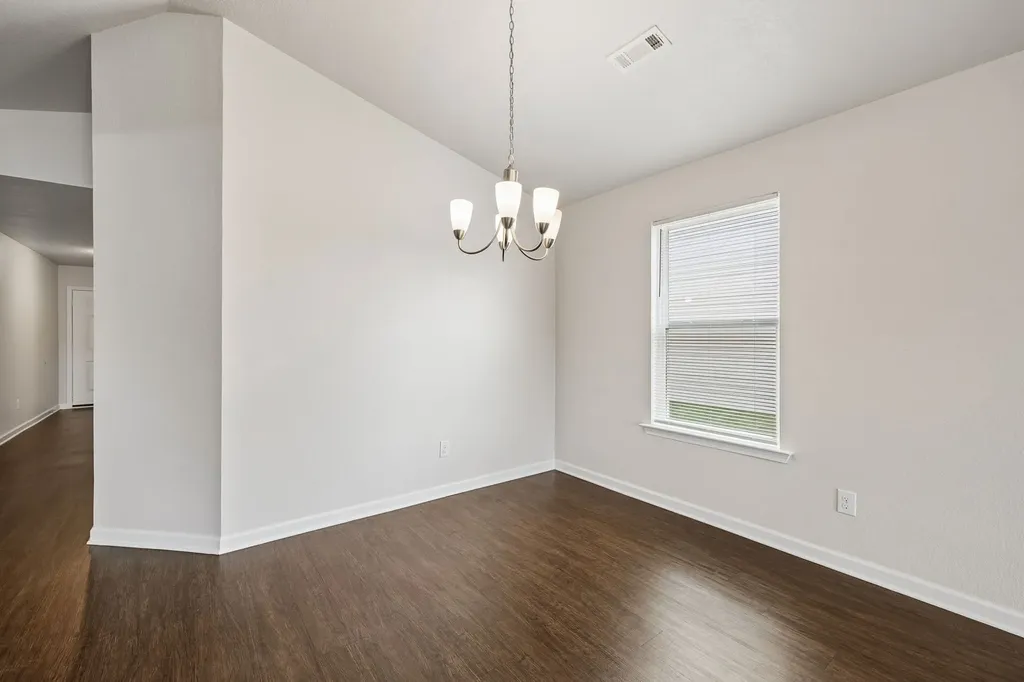 2702 Swarm Court Columbia TN 38401