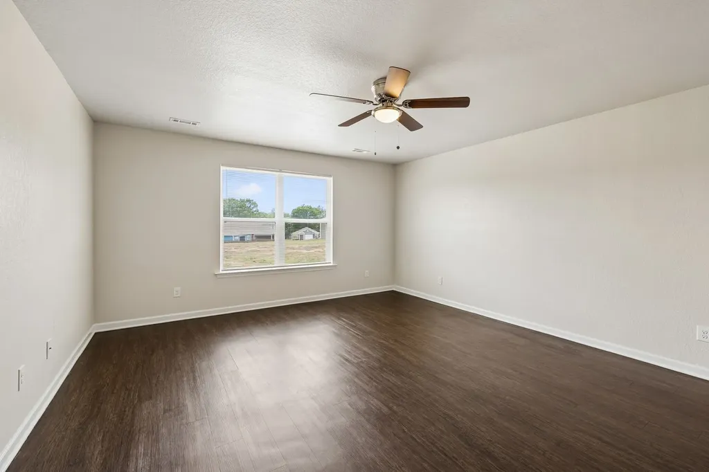 2702 Swarm Court Columbia TN 38401