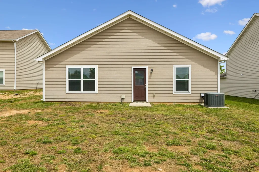 2702 Swarm Court Columbia TN 38401