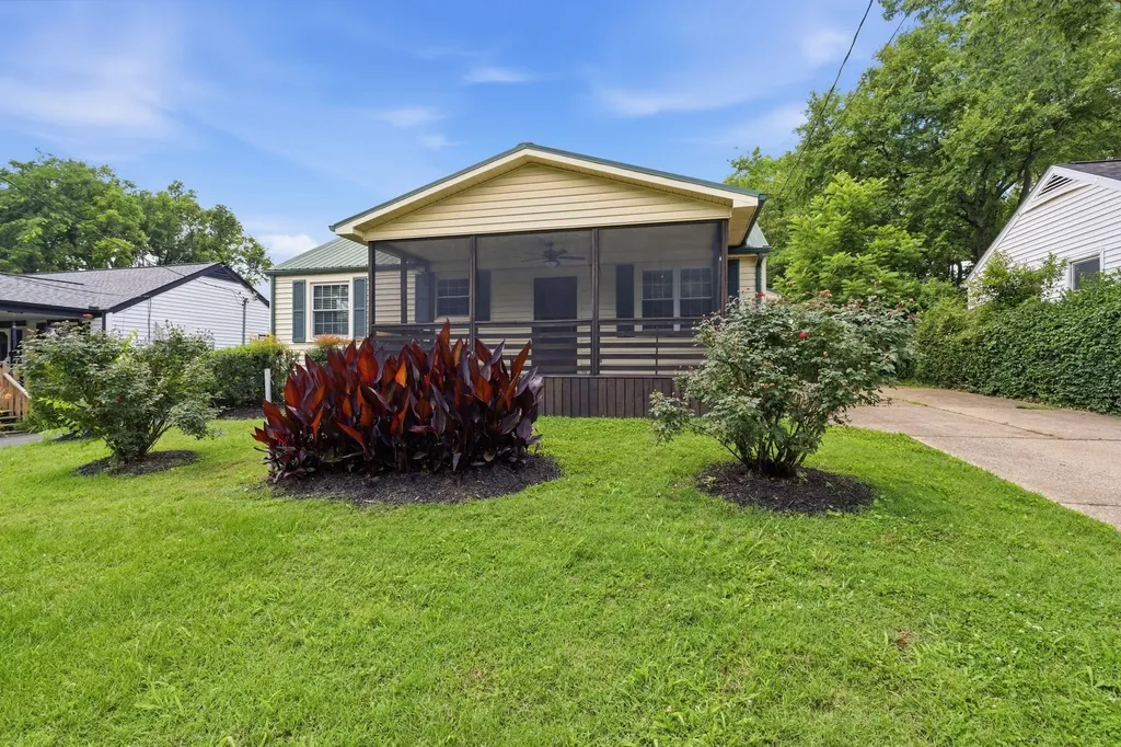 5615 Meadowcrest Lane Nashville TN 37209