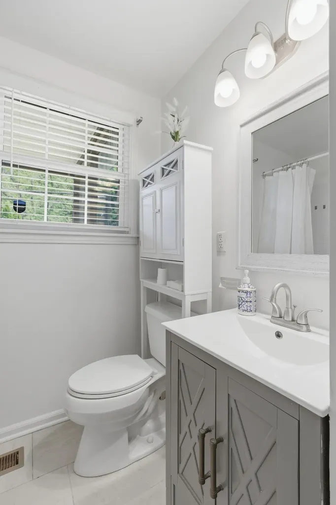 5615 Meadowcrest Lane Nashville TN 37209