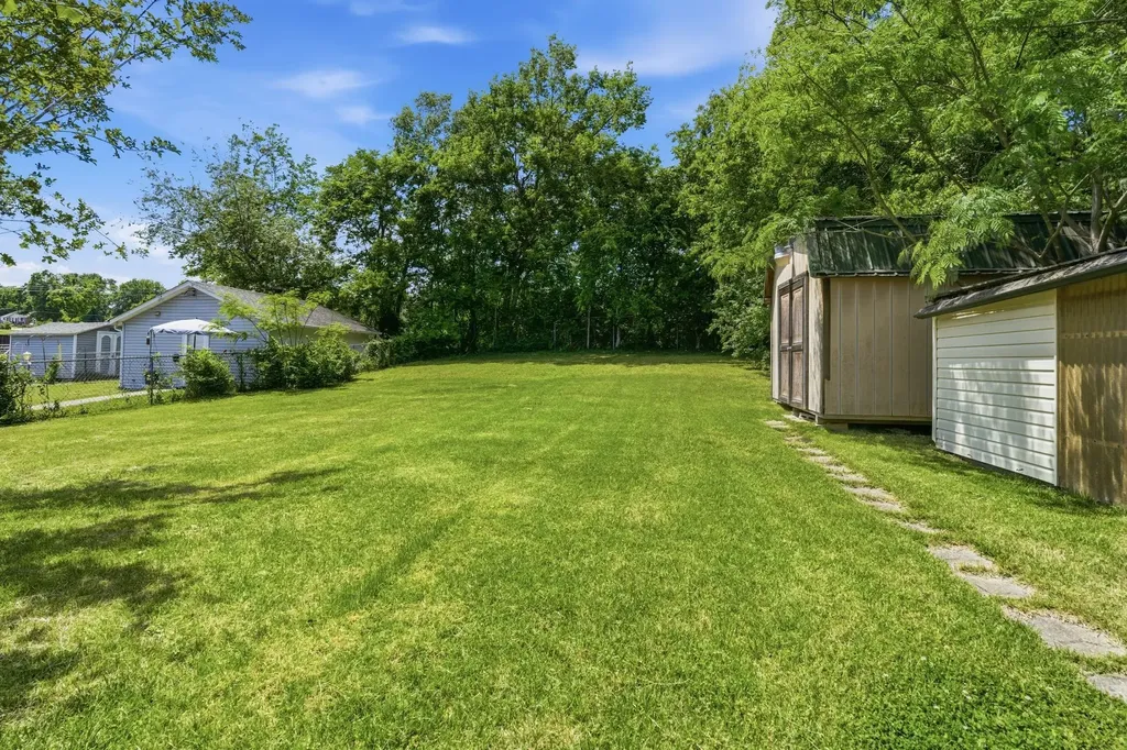 5615 Meadowcrest Lane Nashville TN 37209