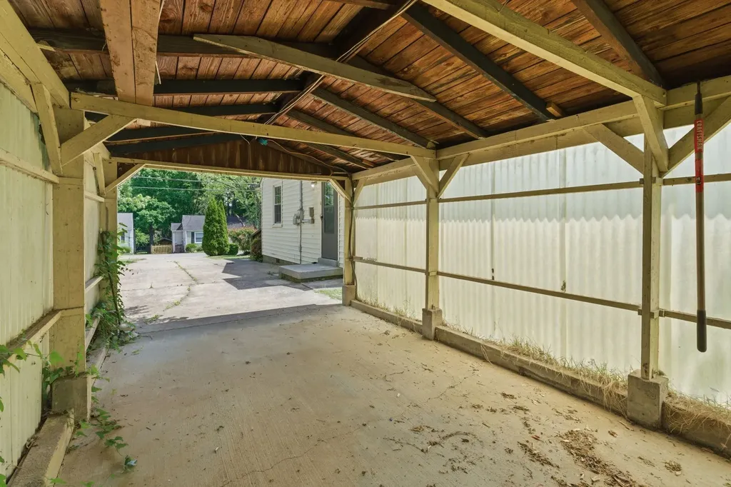 5615 Meadowcrest Lane Nashville TN 37209