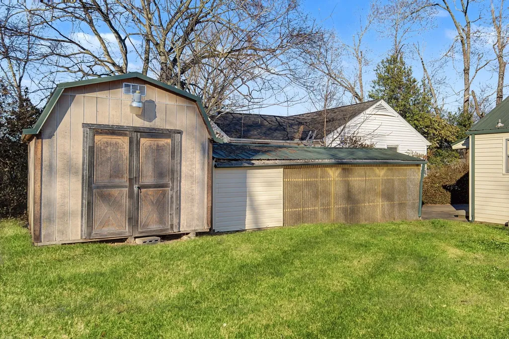 5615 Meadowcrest Lane Nashville TN 37209