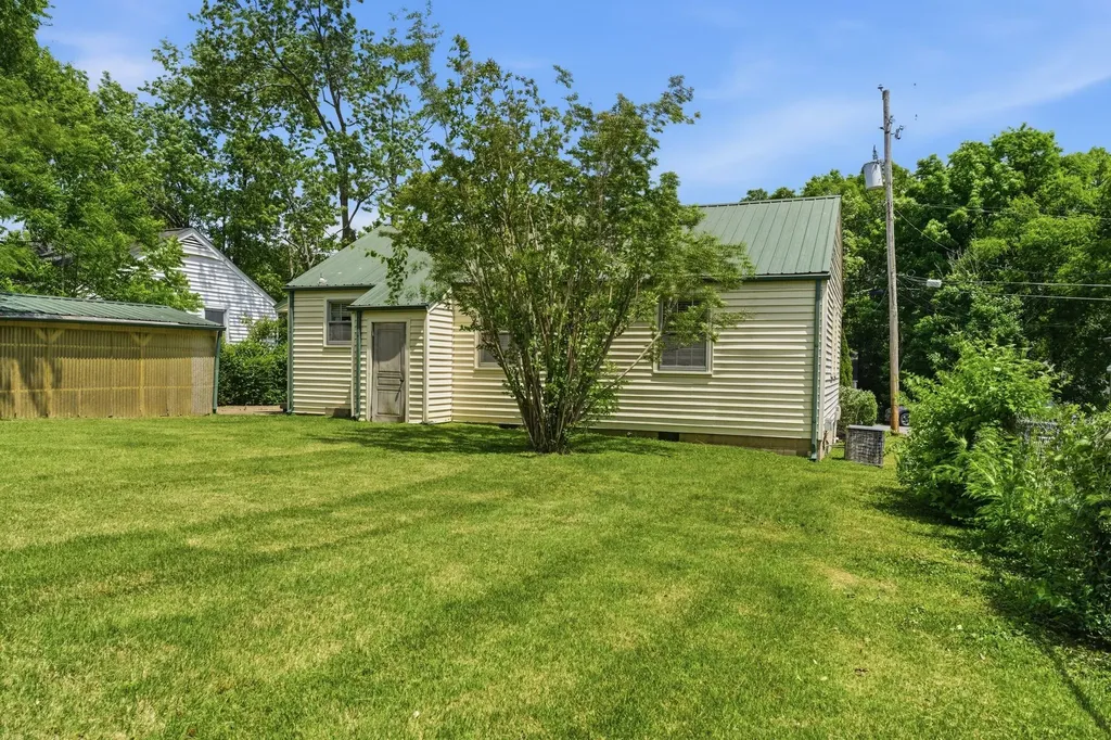 5615 Meadowcrest Lane Nashville TN 37209