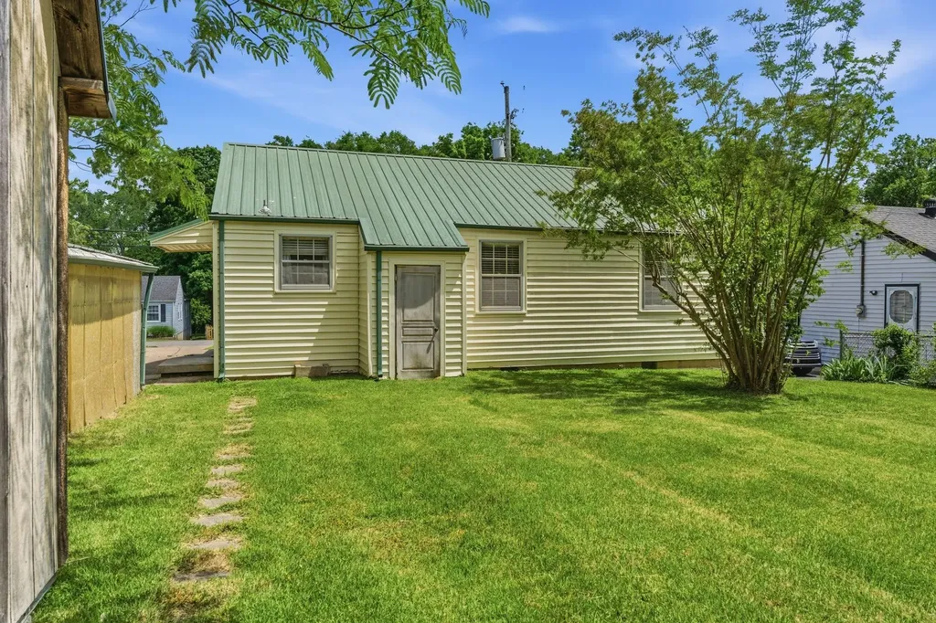 5615 Meadowcrest Lane Nashville TN 37209