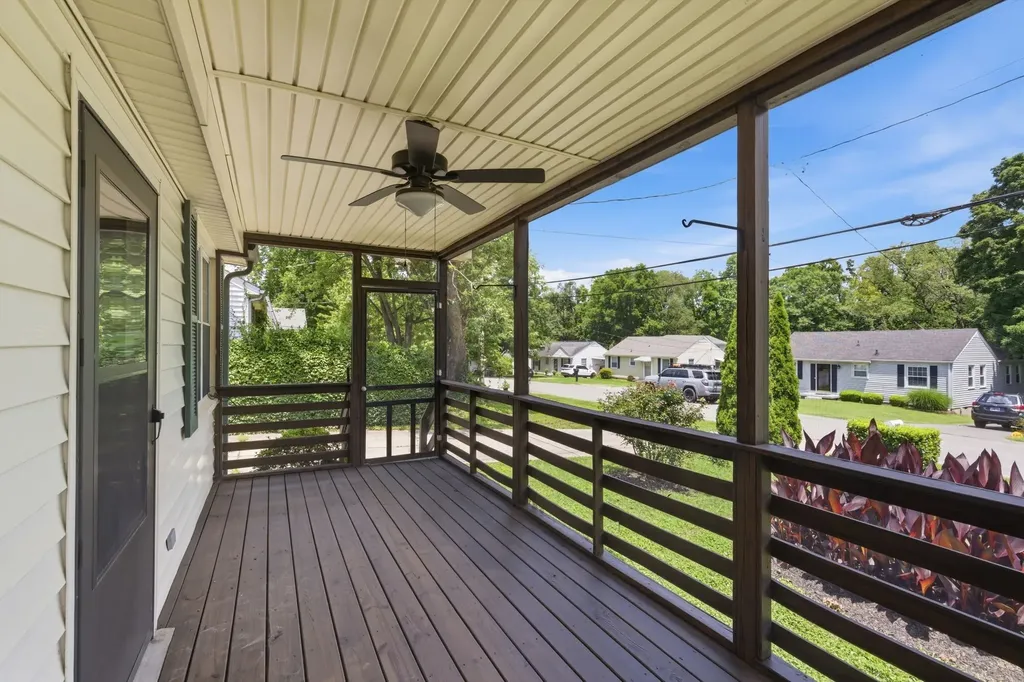 5615 Meadowcrest Lane Nashville TN 37209