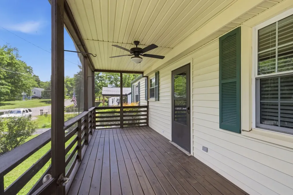 5615 Meadowcrest Lane Nashville TN 37209