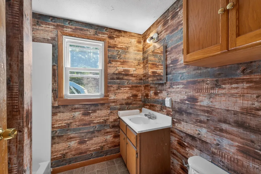 5979 Highway 100 Bon Aqua TN 37025