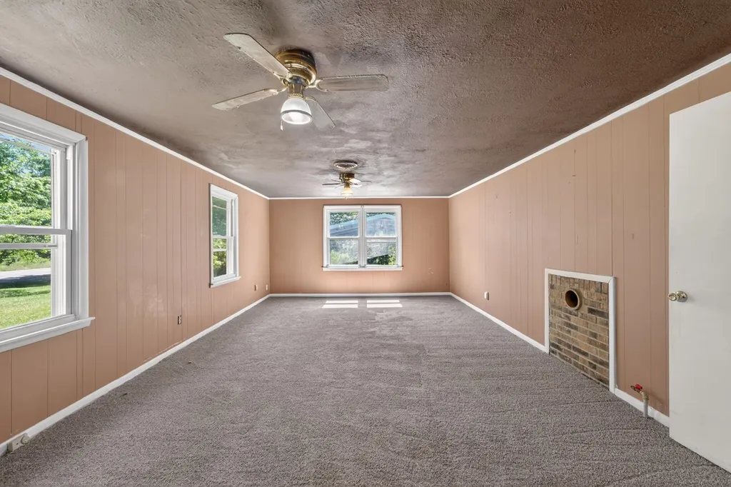 5979 Highway 100 Bon Aqua TN 37025