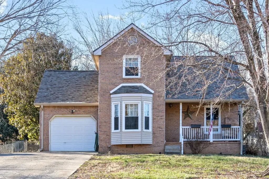 1734 Broadripple Drive Clarksville TN 37042