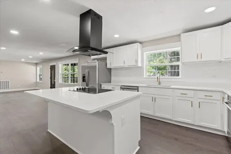 325 10th Street, W Jasper TN 37347