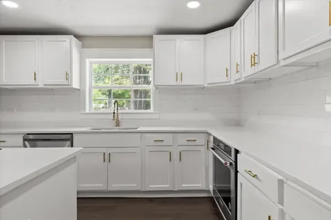 325 10th Street, W Jasper TN 37347
