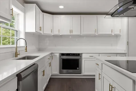 325 10th Street, W Jasper TN 37347
