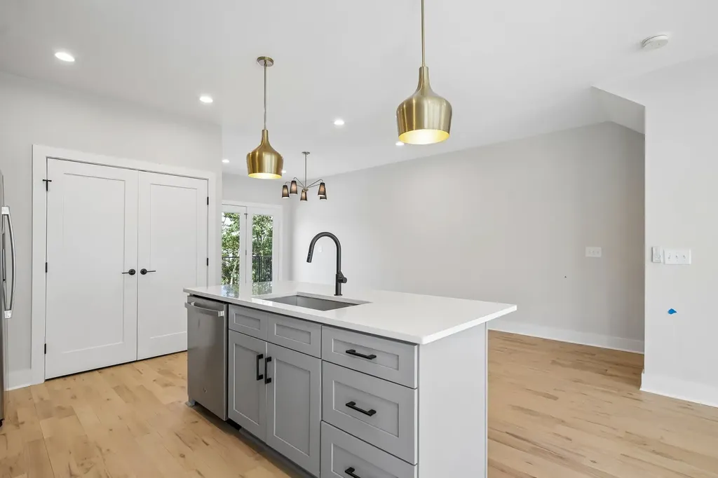 6124 Robertson Avenue Nashville TN 37209