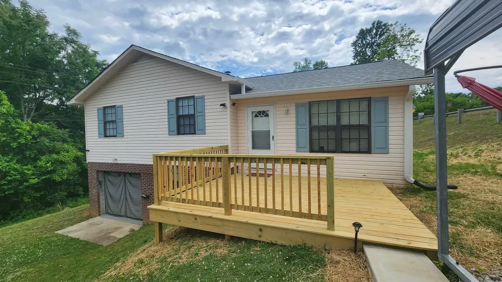 1825 Free Hill Road Celina TN 38551