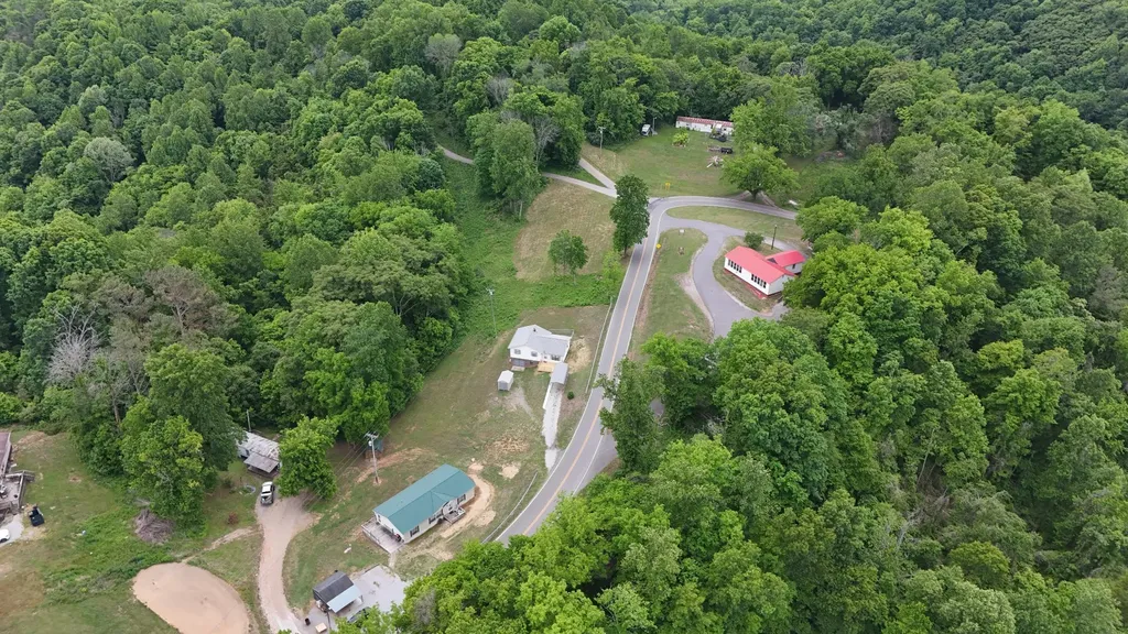 1825 Free Hill Road Celina TN 38551