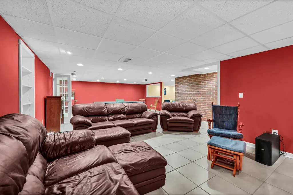 140 E Glenwood Drive Clarksville TN 37040
