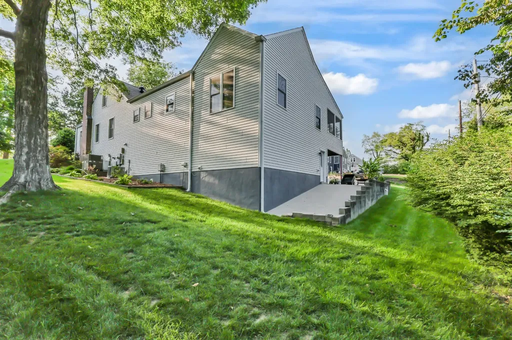 140 E Glenwood Drive Clarksville TN 37040