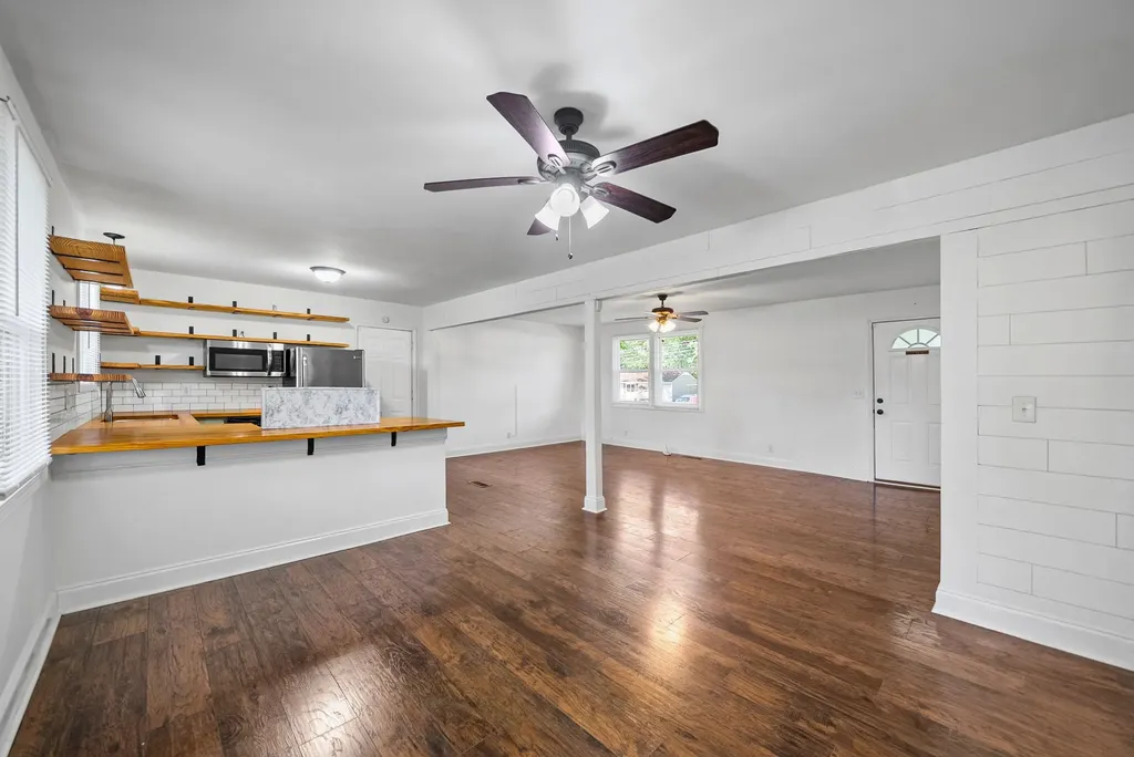 211 Tobacco Road Clarksville TN 37042