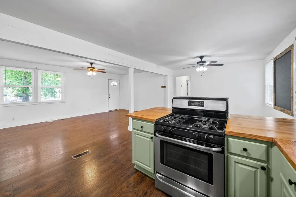 211 Tobacco Road Clarksville TN 37042