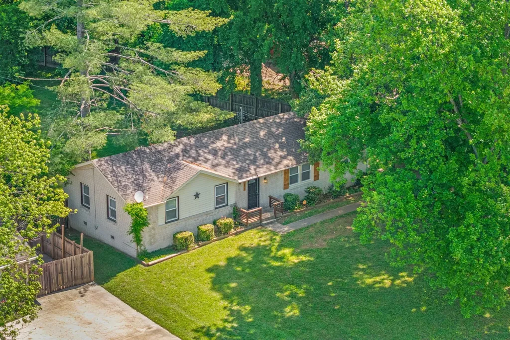 211 Tobacco Road Clarksville TN 37042