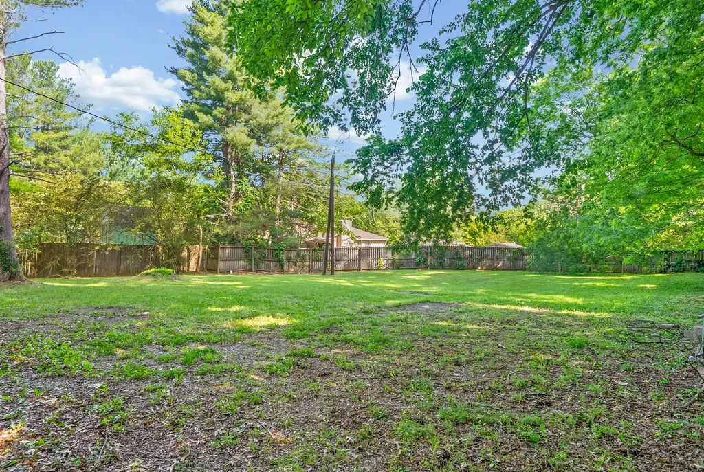 211 Tobacco Road Clarksville TN 37042