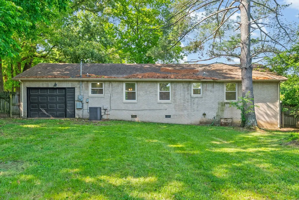 211 Tobacco Road Clarksville TN 37042