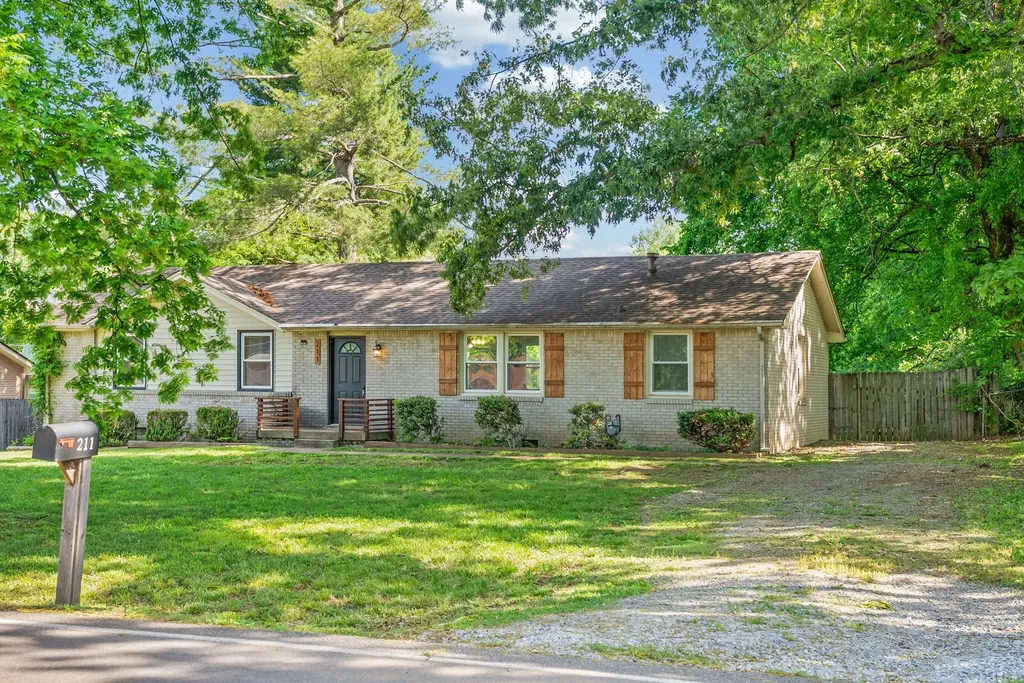 211 Tobacco Road Clarksville TN 37042