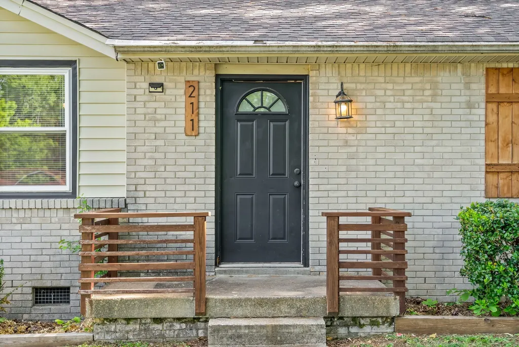 211 Tobacco Road Clarksville TN 37042