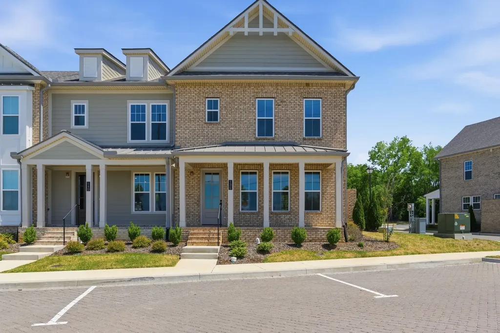 136 Nearwater Place Hendersonville TN 37075