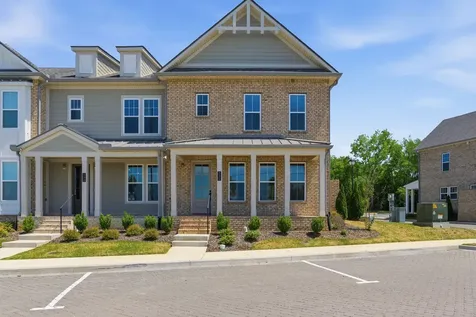 136 Nearwater Place Hendersonville TN 37075