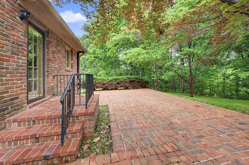 732 Sneed Road, W Franklin TN 37069