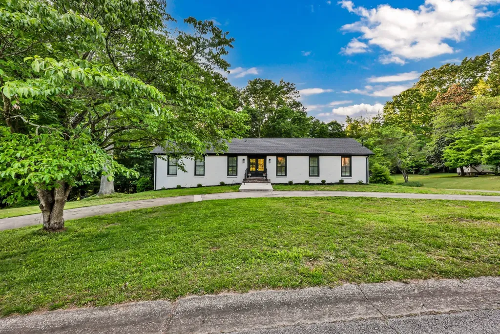 351 Hampshire Drive Clarksville TN 37043