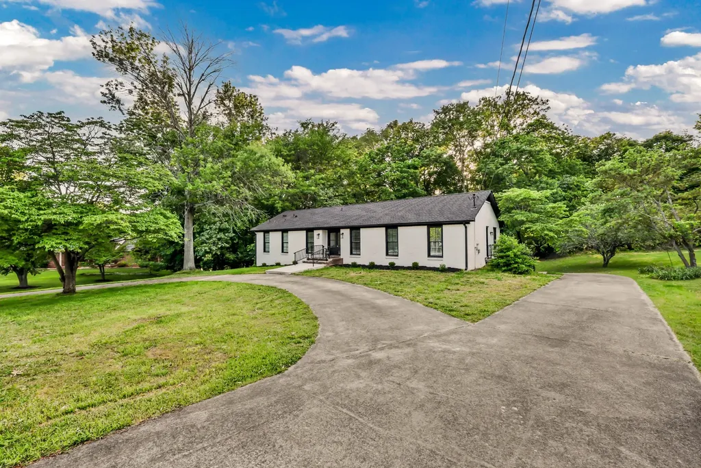 351 Hampshire Drive Clarksville TN 37043