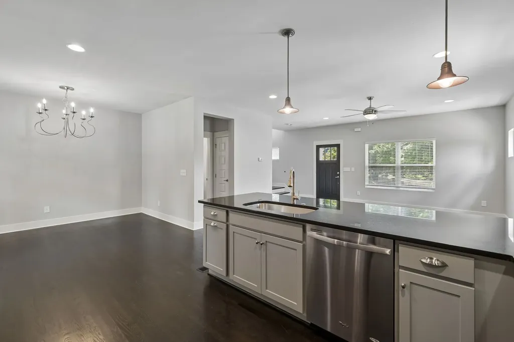 906 Smiley Street Nashville TN 37206