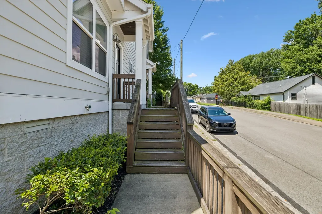 906 Smiley Street Nashville TN 37206